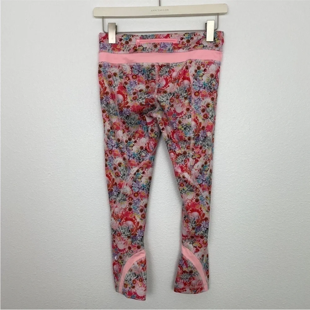 Lululemon Run Inspire Crop II Flowabunga mini Multi Bleached Coral Size 4